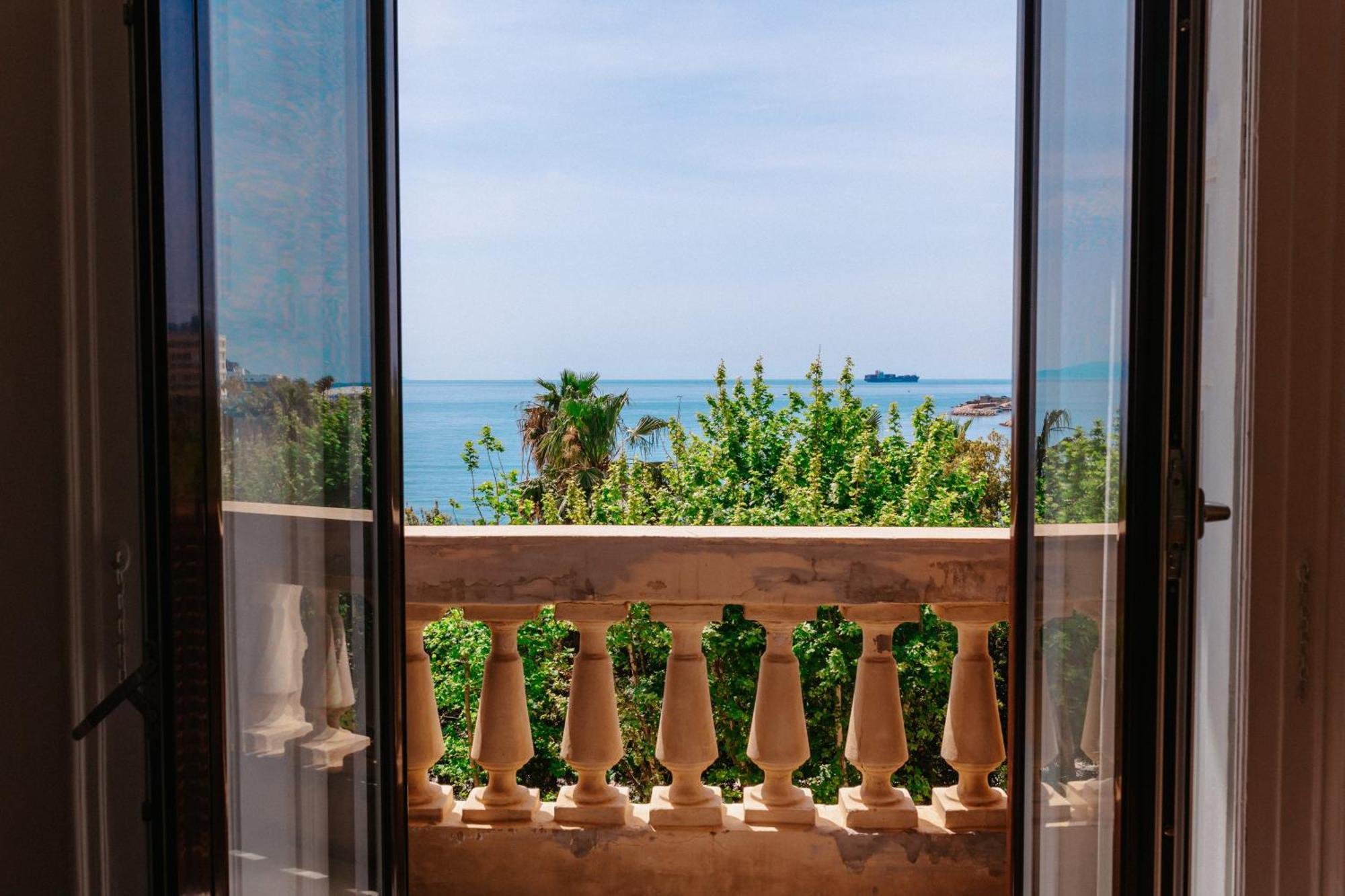 Blue Sea View Apartment Салерно Экстерьер фото